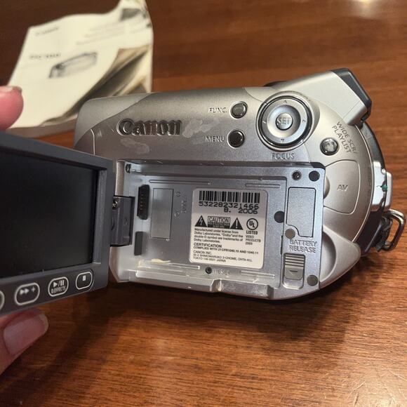 Canon DC100 DVD Camcorder Bundle, Tested Working - Picture 6 of 7
